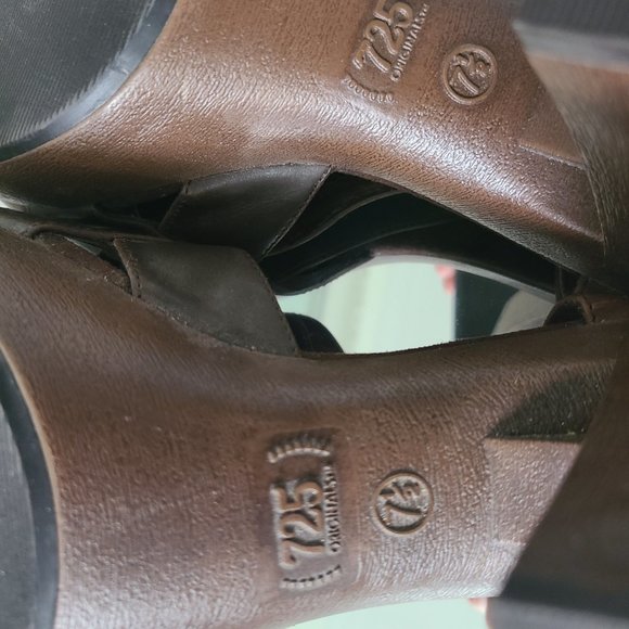 Shoes - size 7.5 - Picture 3 of 3